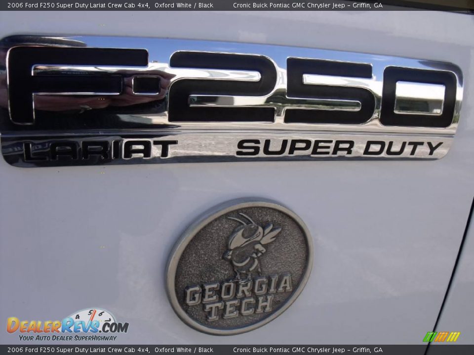 2006 Ford F250 Super Duty Lariat Crew Cab 4x4 Oxford White / Black Photo #11