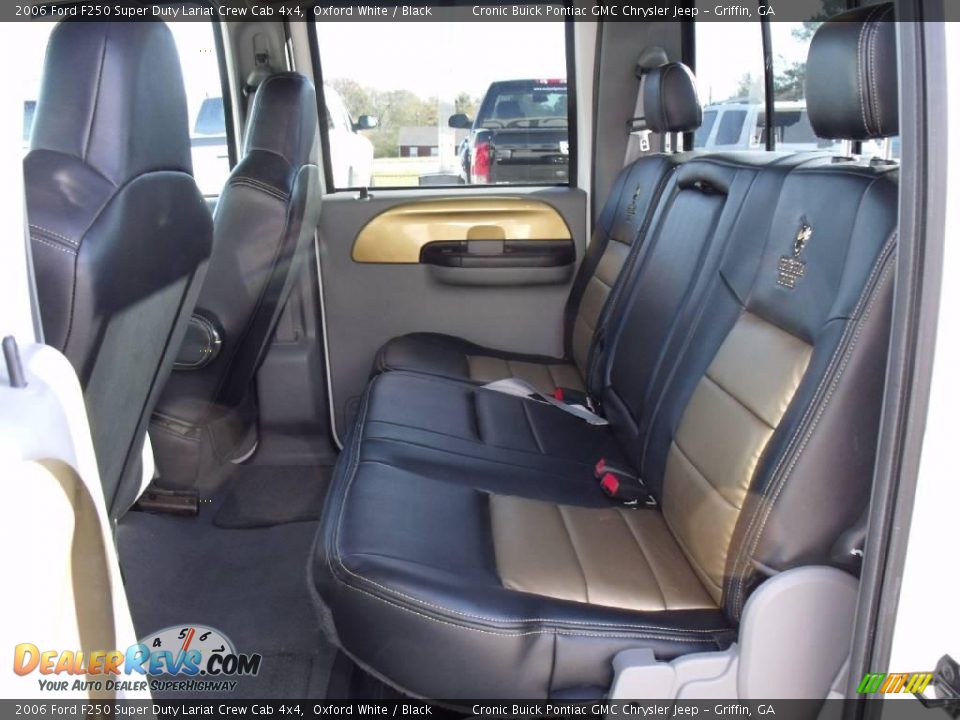 2006 Ford F250 Super Duty Lariat Crew Cab 4x4 Oxford White / Black Photo #18