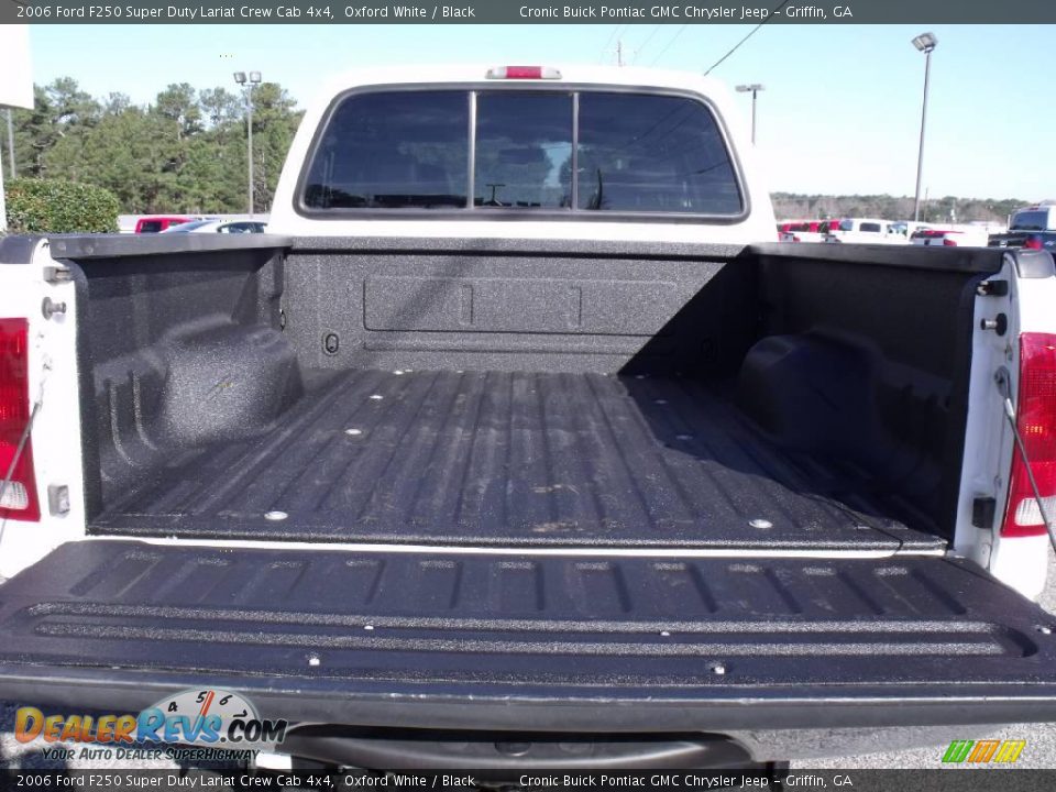 2006 Ford F250 Super Duty Lariat Crew Cab 4x4 Oxford White / Black Photo #19