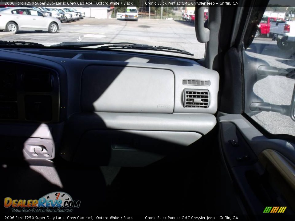 2006 Ford F250 Super Duty Lariat Crew Cab 4x4 Oxford White / Black Photo #23
