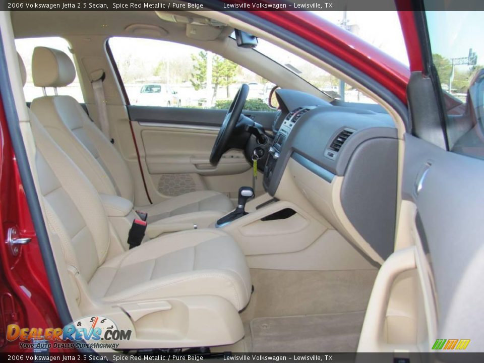 2006 Volkswagen Jetta 2.5 Sedan Spice Red Metallic / Pure Beige Photo #10