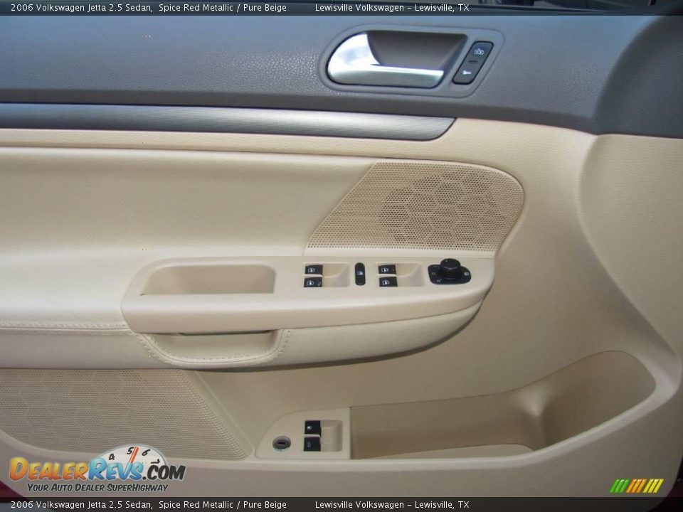 2006 Volkswagen Jetta 2.5 Sedan Spice Red Metallic / Pure Beige Photo #13