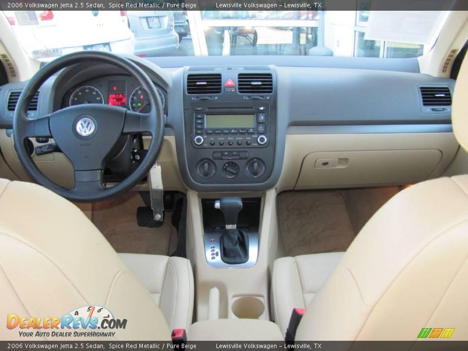 2006 Volkswagen Jetta 2.5 Sedan Spice Red Metallic / Pure Beige Photo #14