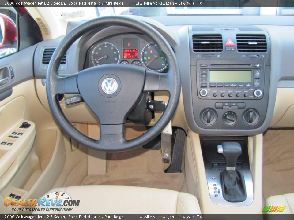 2006 Volkswagen Jetta 2.5 Sedan Spice Red Metallic / Pure Beige Photo #15
