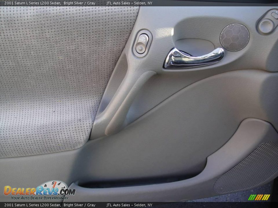 2001 Saturn L Series L200 Sedan Bright Silver / Gray Photo #10