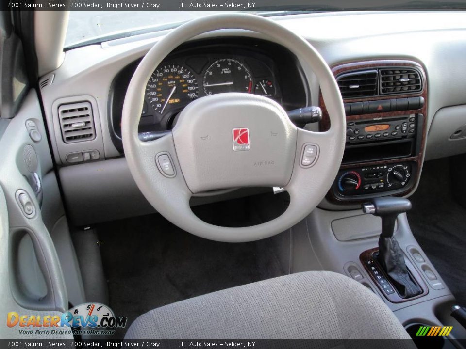 2001 Saturn L Series L200 Sedan Bright Silver / Gray Photo #14