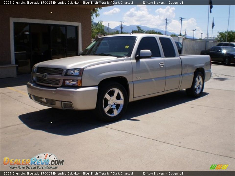 2005 Chevrolet Silverado 1500 SS Extended Cab 4x4 Silver Birch Metallic / Dark Charcoal Photo #2