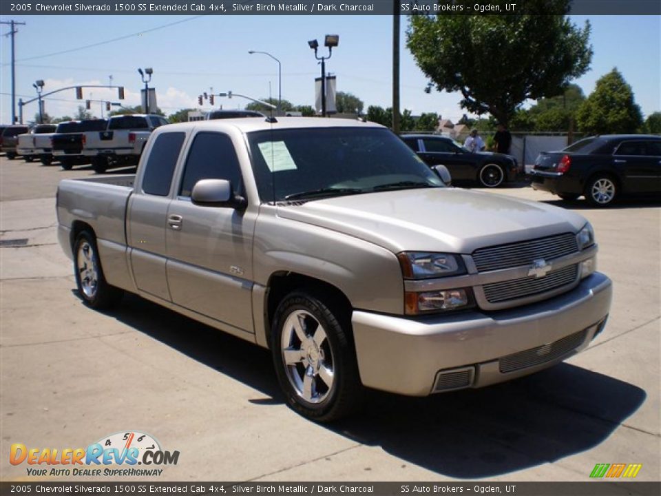 2005 Chevrolet Silverado 1500 SS Extended Cab 4x4 Silver Birch Metallic / Dark Charcoal Photo #4