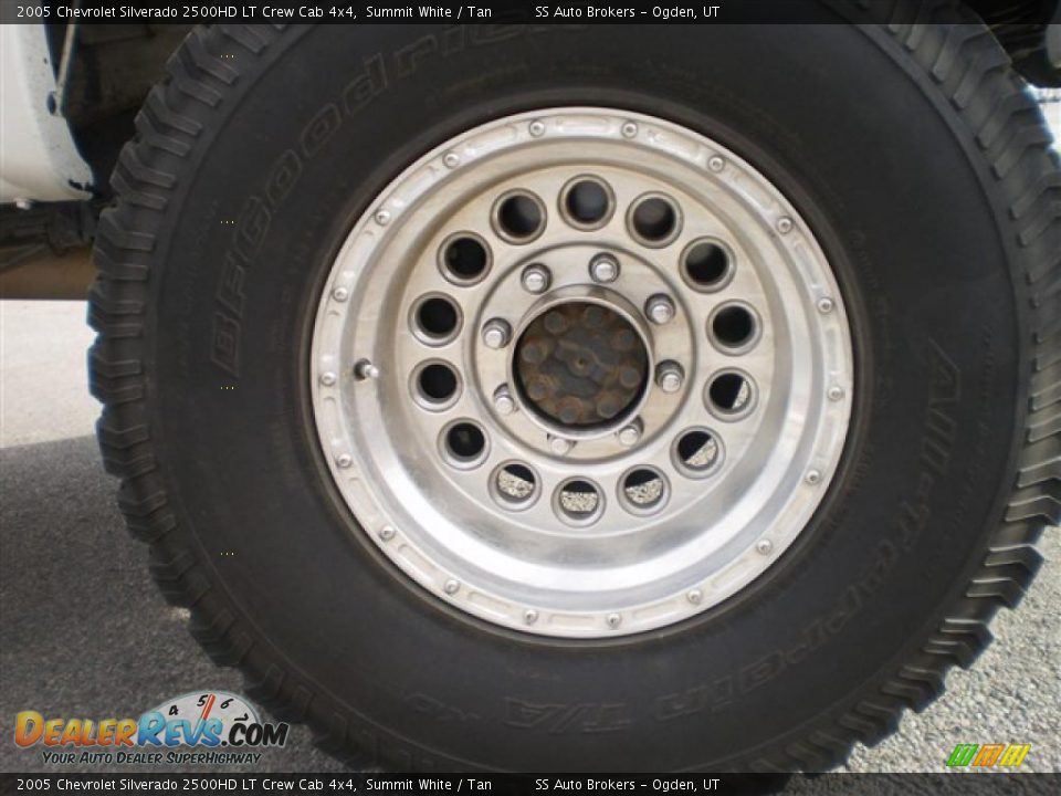 2005 Chevrolet Silverado 2500HD LT Crew Cab 4x4 Summit White / Tan Photo #7