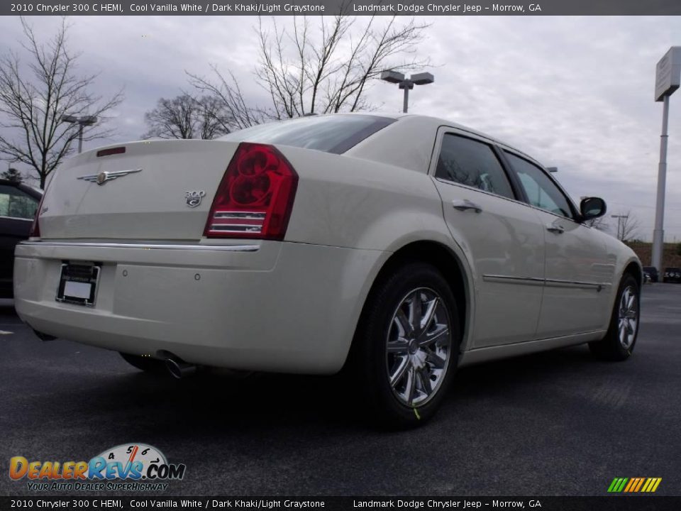 2010 Chrysler 300 C HEMI Cool Vanilla White / Dark Khaki/Light Graystone Photo #3