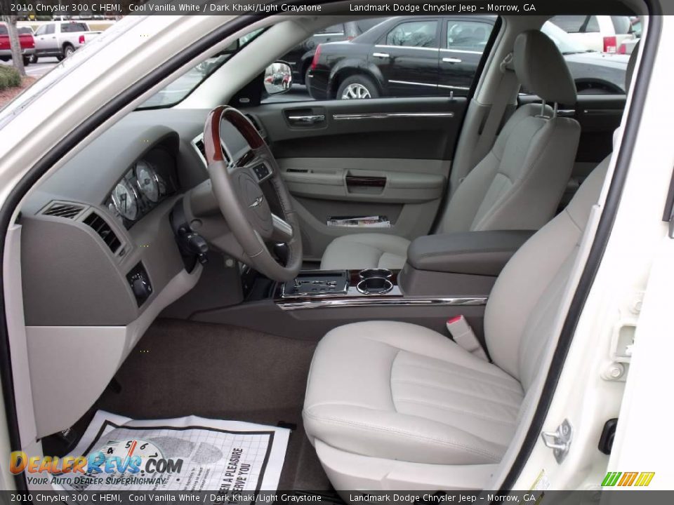 2010 Chrysler 300 C HEMI Cool Vanilla White / Dark Khaki/Light Graystone Photo #6
