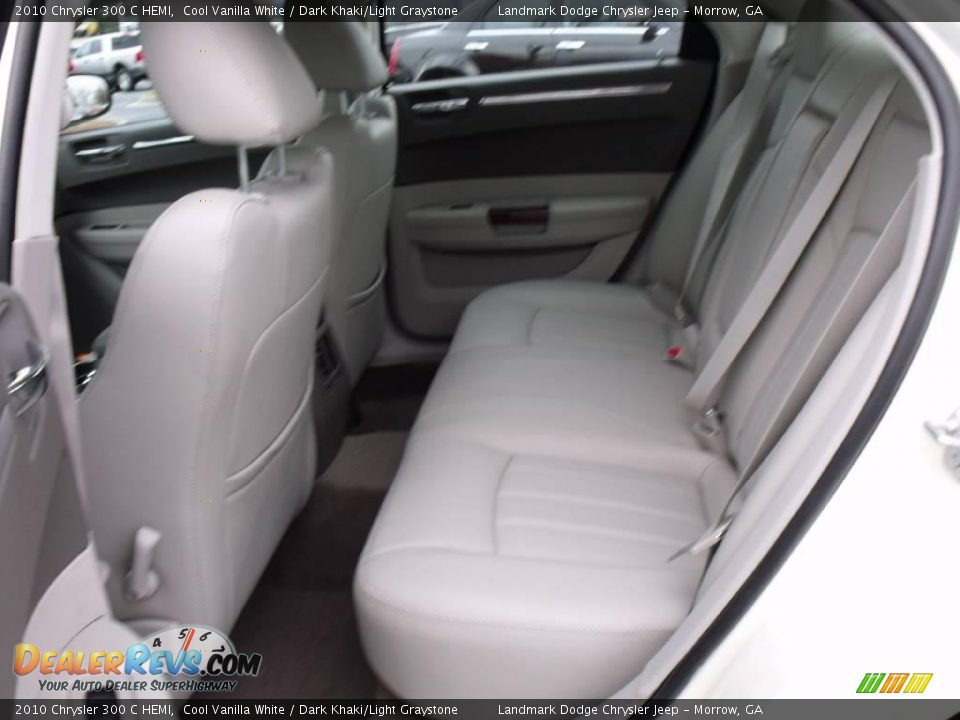 2010 Chrysler 300 C HEMI Cool Vanilla White / Dark Khaki/Light Graystone Photo #7