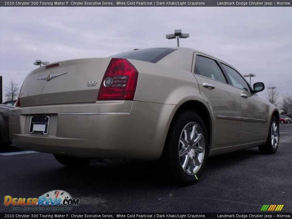 2010 Chrysler 300 Touring Walter P. Chryler Executive Series White Gold Pearlcoat / Dark Khaki/Light Graystone Photo #3