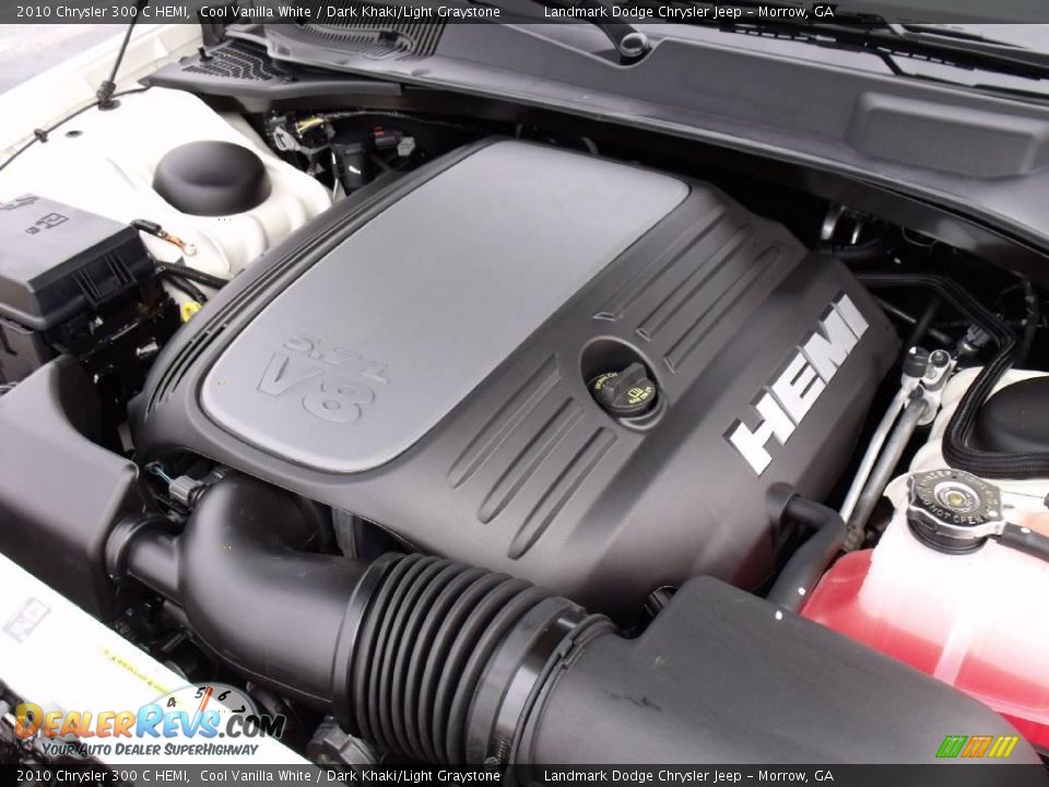 2010 Chrysler 300 C HEMI Cool Vanilla White / Dark Khaki/Light Graystone Photo #13