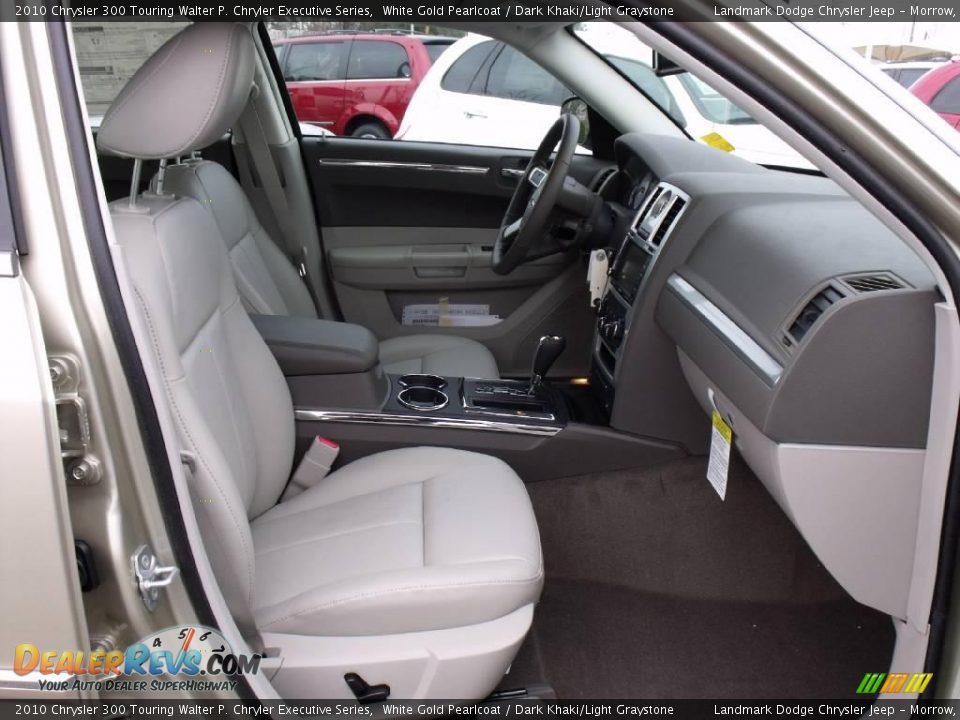 2010 Chrysler 300 Touring Walter P. Chryler Executive Series White Gold Pearlcoat / Dark Khaki/Light Graystone Photo #10