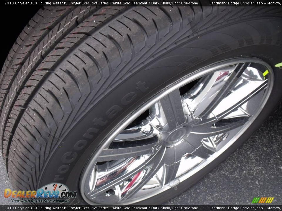 2010 Chrysler 300 Touring Walter P. Chryler Executive Series White Gold Pearlcoat / Dark Khaki/Light Graystone Photo #14