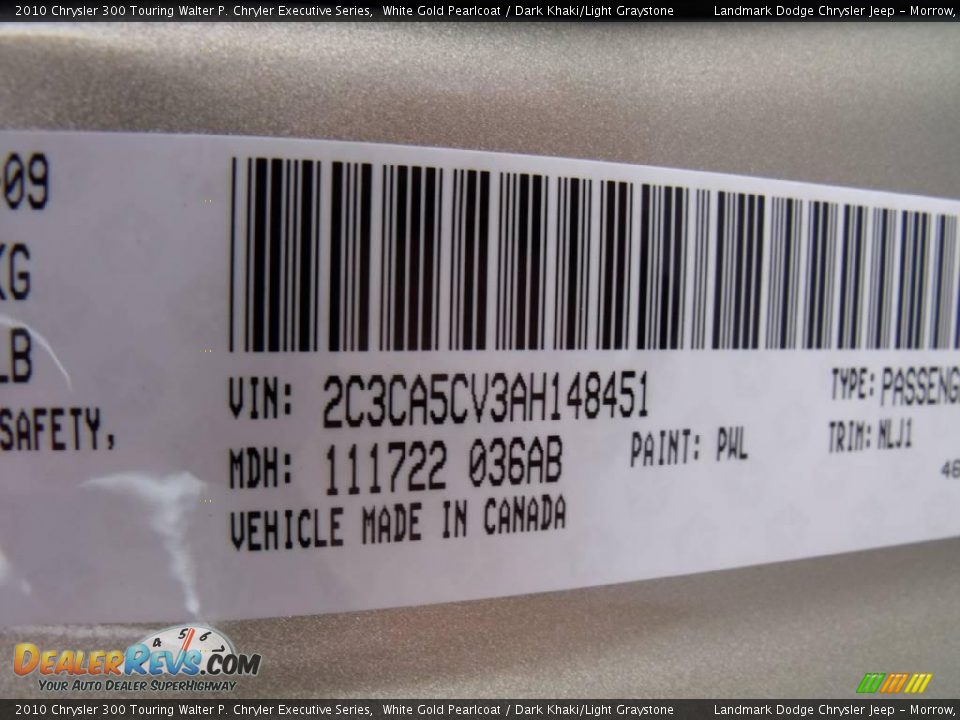 2010 Chrysler 300 Touring Walter P. Chryler Executive Series White Gold Pearlcoat / Dark Khaki/Light Graystone Photo #15