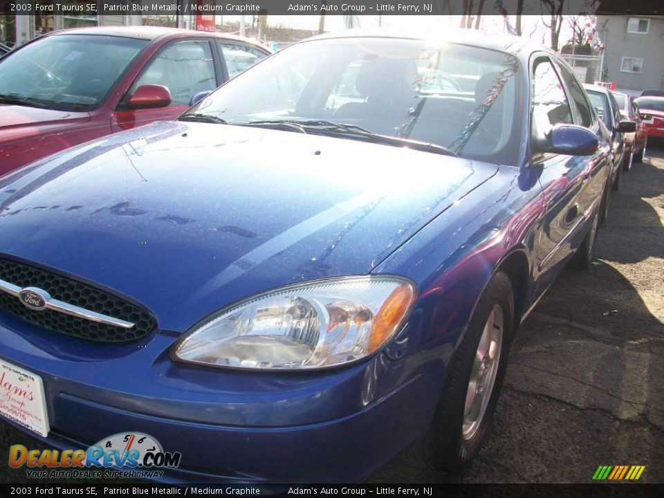 2003 Ford Taurus SE Patriot Blue Metallic / Medium Graphite Photo #2