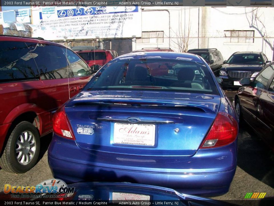 2003 Ford Taurus SE Patriot Blue Metallic / Medium Graphite Photo #4