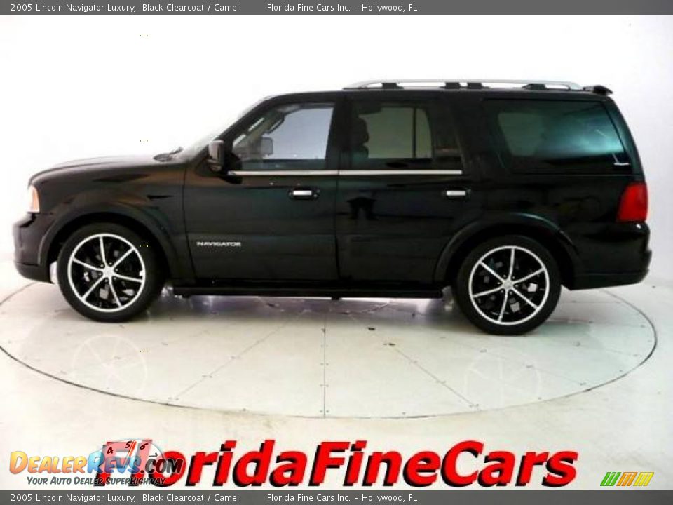 2005 Lincoln Navigator Luxury Black Clearcoat / Camel Photo #3