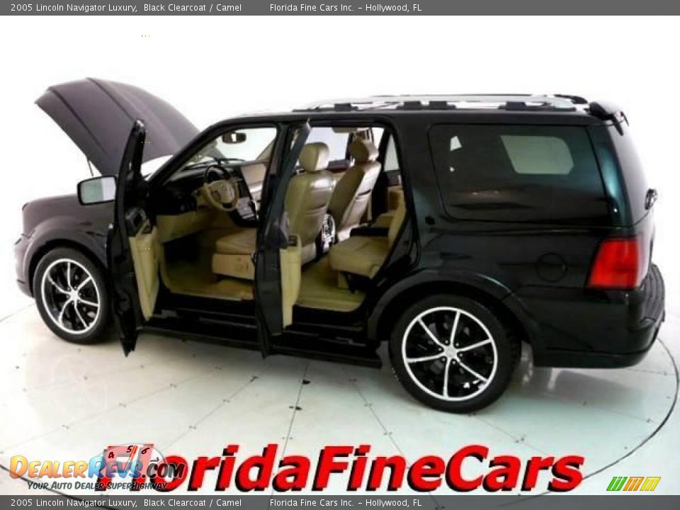 2005 Lincoln Navigator Luxury Black Clearcoat / Camel Photo #8