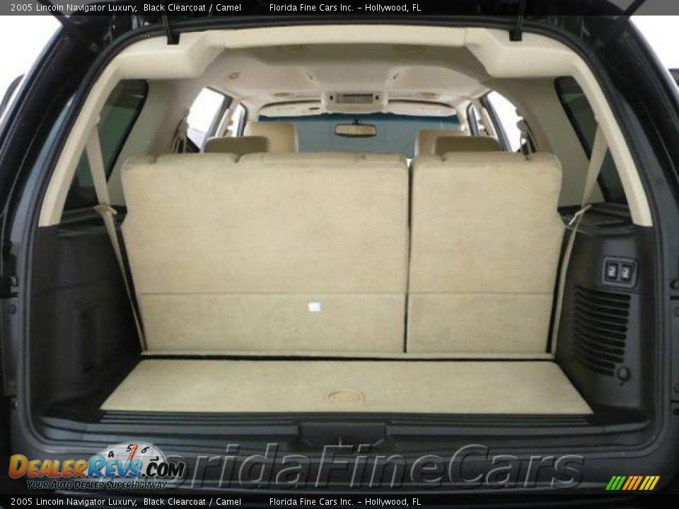 2005 Lincoln Navigator Luxury Black Clearcoat / Camel Photo #11