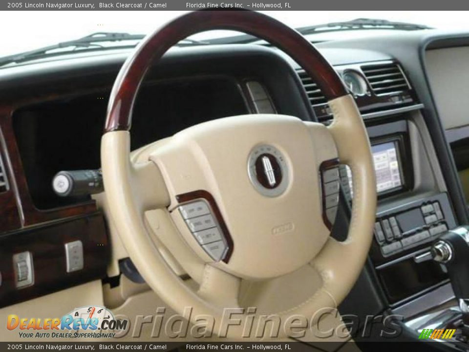 2005 Lincoln Navigator Luxury Black Clearcoat / Camel Photo #17