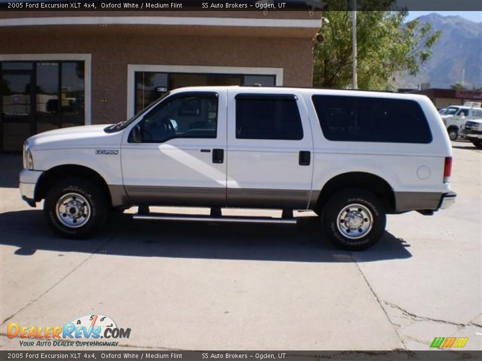 2005 Ford Excursion XLT 4x4 Oxford White / Medium Flint Photo #1