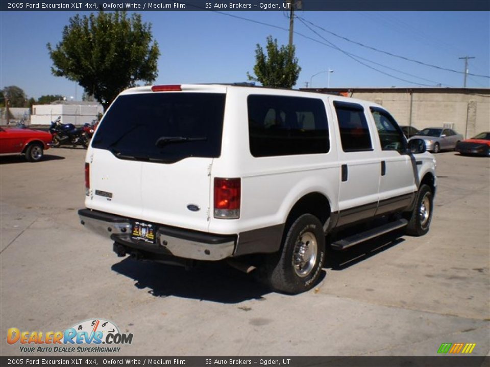 2005 Ford Excursion XLT 4x4 Oxford White / Medium Flint Photo #6