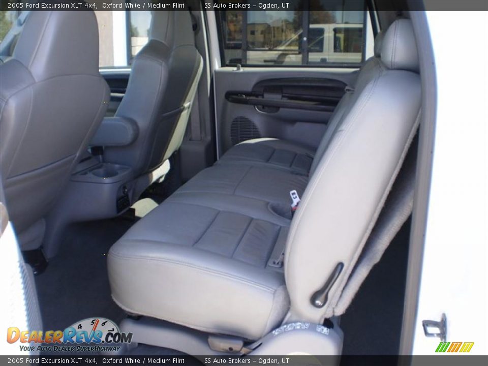 2005 Ford Excursion XLT 4x4 Oxford White / Medium Flint Photo #10