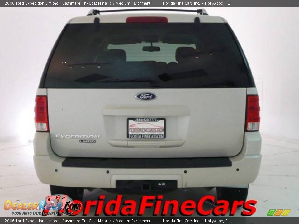 2006 Ford Expedition Limited Cashmere Tri-Coat Metallic / Medium Parchment Photo #6
