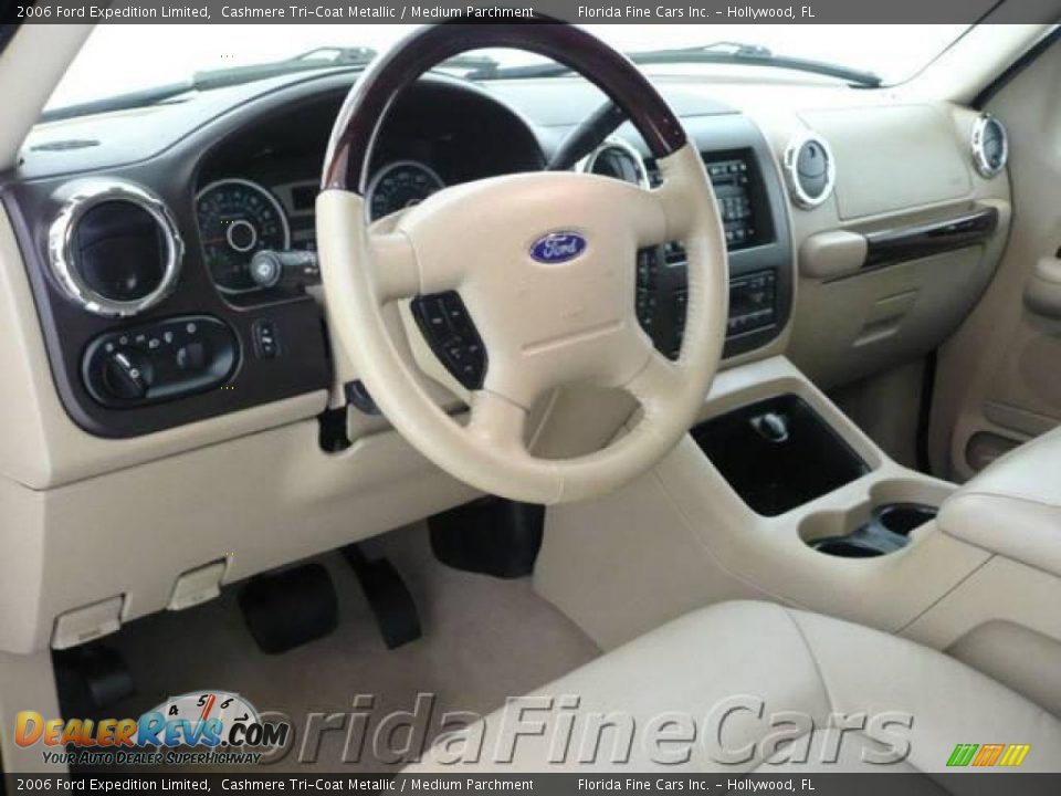 2006 Ford Expedition Limited Cashmere Tri-Coat Metallic / Medium Parchment Photo #13