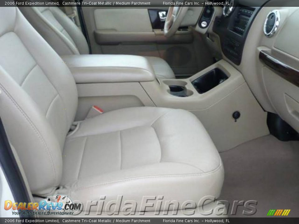 2006 Ford Expedition Limited Cashmere Tri-Coat Metallic / Medium Parchment Photo #14