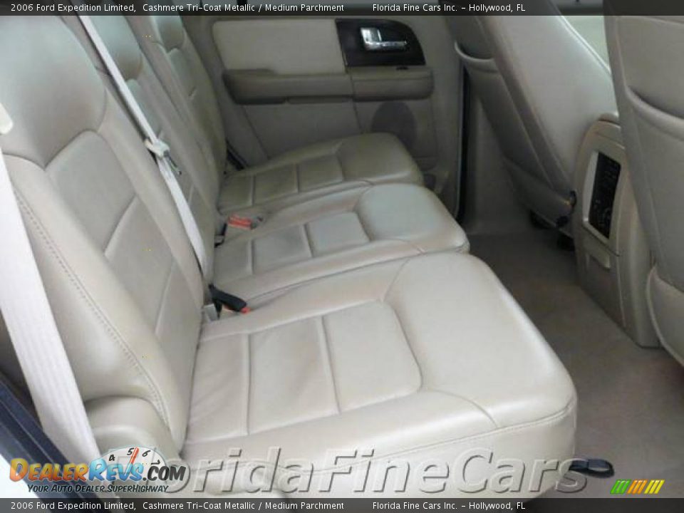 2006 Ford Expedition Limited Cashmere Tri-Coat Metallic / Medium Parchment Photo #15