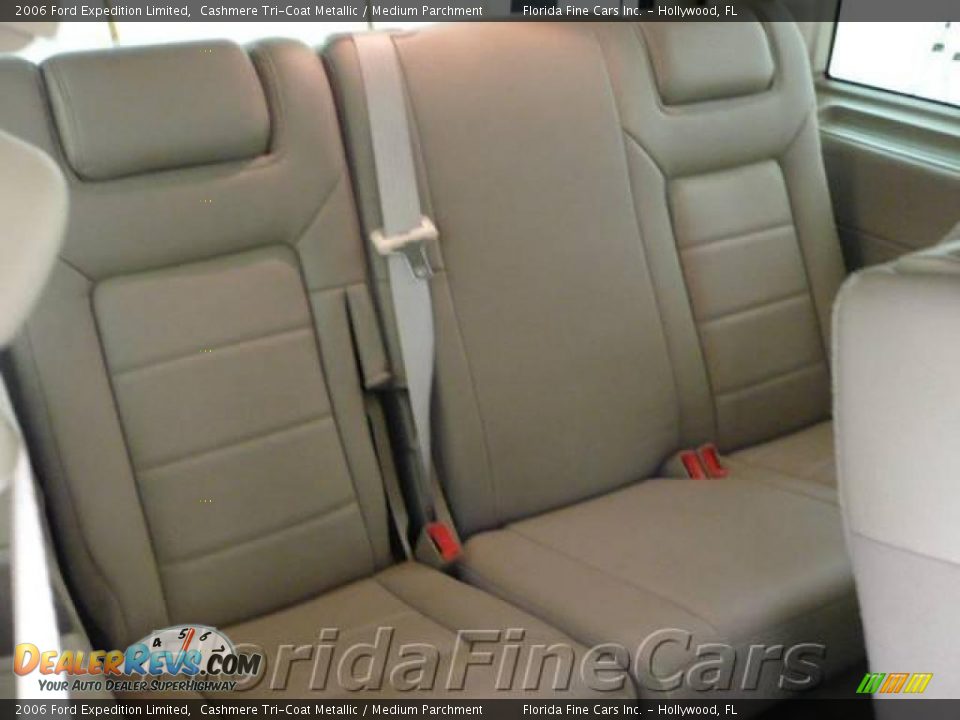 2006 Ford Expedition Limited Cashmere Tri-Coat Metallic / Medium Parchment Photo #16