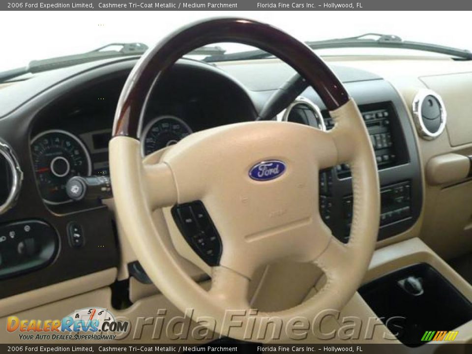 2006 Ford Expedition Limited Cashmere Tri-Coat Metallic / Medium Parchment Photo #18