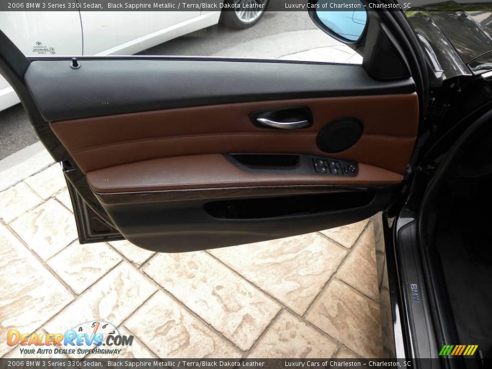 2006 BMW 3 Series 330i Sedan Black Sapphire Metallic / Terra/Black Dakota Leather Photo #11