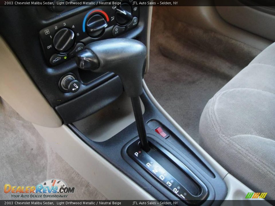 2003 Chevrolet Malibu Sedan Light Driftwood Metallic / Neutral Beige Photo #31
