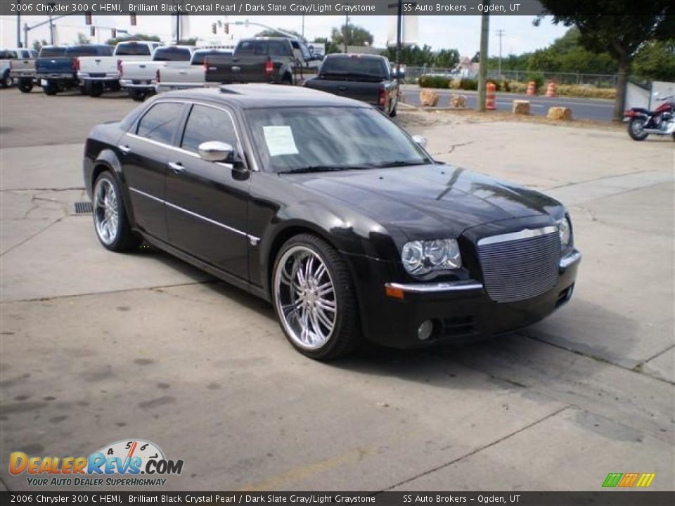 2006 Chrysler 300 C HEMI Brilliant Black Crystal Pearl / Dark Slate Gray/Light Graystone Photo #4