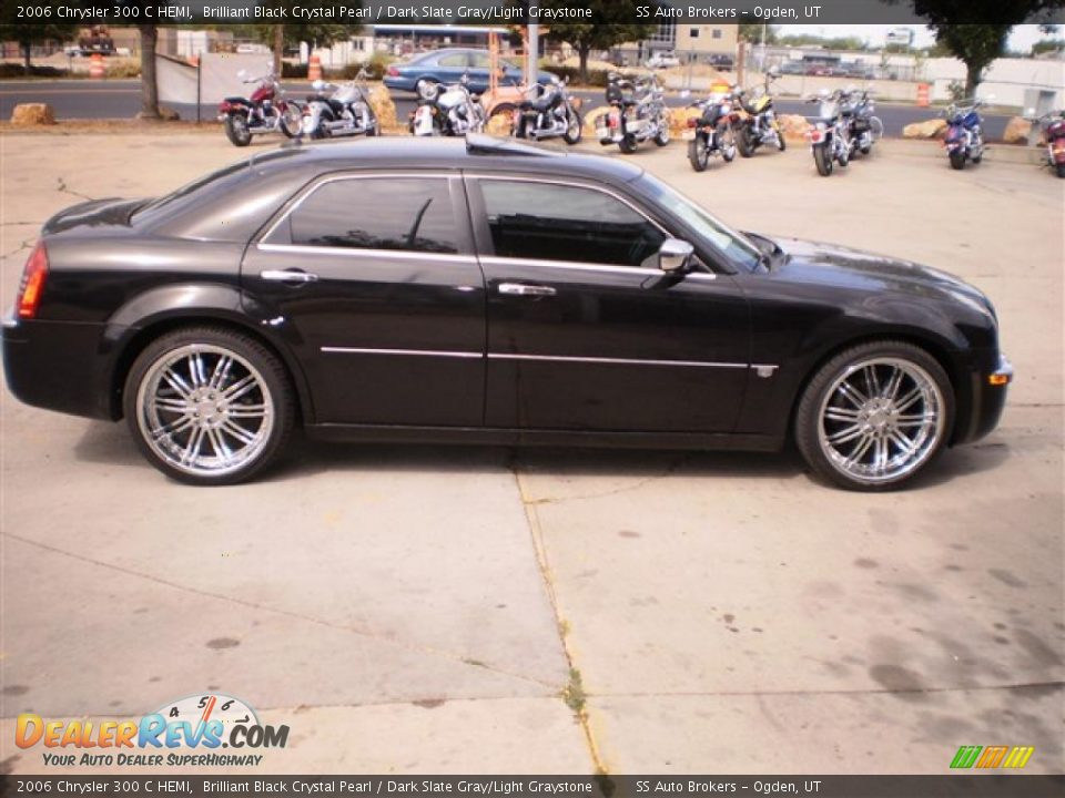 2006 Chrysler 300 C HEMI Brilliant Black Crystal Pearl / Dark Slate Gray/Light Graystone Photo #5