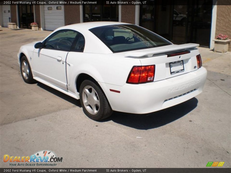 2002 Ford Mustang V6 Coupe Oxford White / Medium Parchment Photo #8