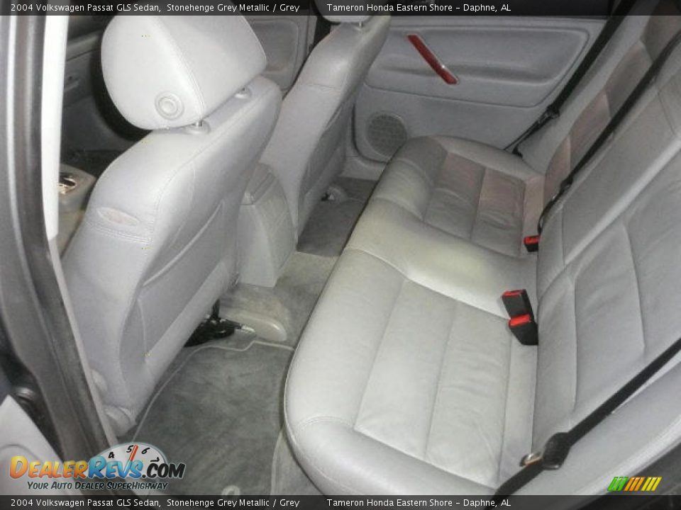 2004 Volkswagen Passat GLS Sedan Stonehenge Grey Metallic / Grey Photo #5