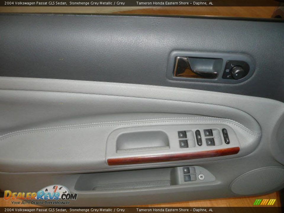 2004 Volkswagen Passat GLS Sedan Stonehenge Grey Metallic / Grey Photo #13