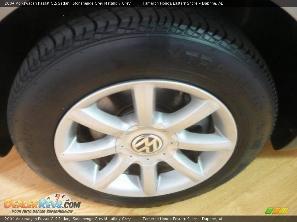 2004 Volkswagen Passat GLS Sedan Stonehenge Grey Metallic / Grey Photo #18