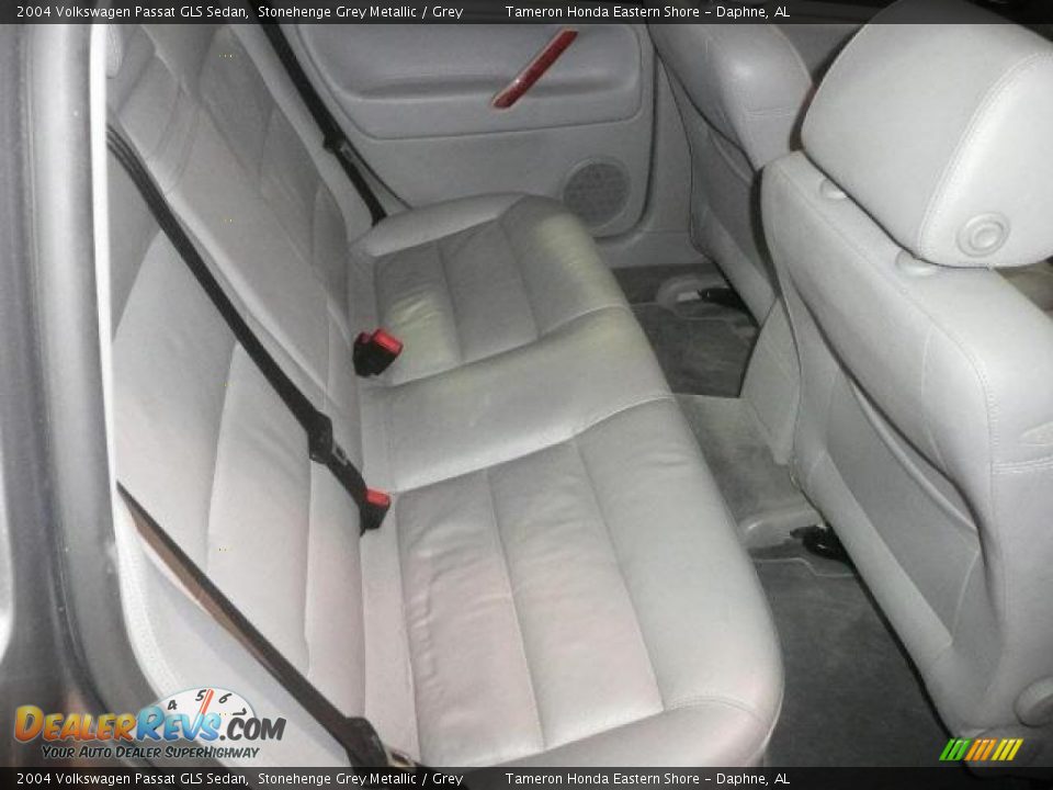 2004 Volkswagen Passat GLS Sedan Stonehenge Grey Metallic / Grey Photo #19