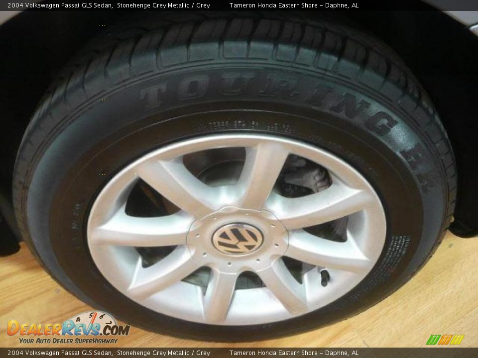 2004 Volkswagen Passat GLS Sedan Stonehenge Grey Metallic / Grey Photo #20