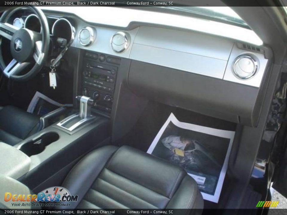 2006 Ford Mustang GT Premium Coupe Black / Dark Charcoal Photo #20