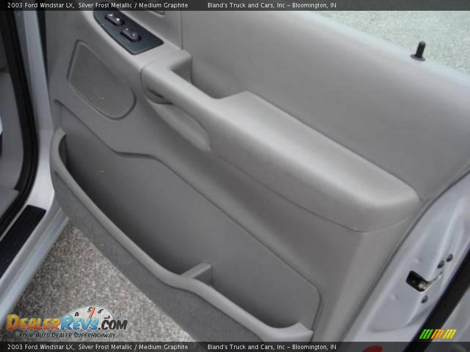 2003 Ford Windstar LX Silver Frost Metallic / Medium Graphite Photo #22