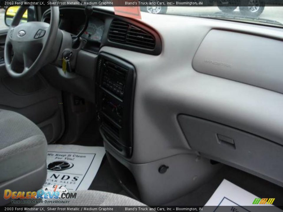 2003 Ford Windstar LX Silver Frost Metallic / Medium Graphite Photo #24