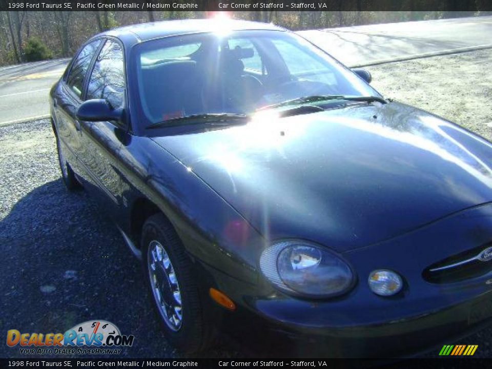 1998 Ford Taurus SE Pacific Green Metallic / Medium Graphite Photo #2